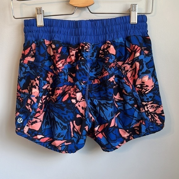 Lululemon Tracker Short IV (4-way Stretch) SZ 8 - Picture 6 of 9
